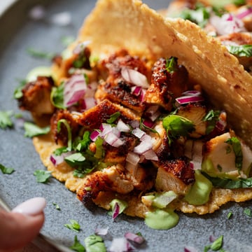 Good Chicken Tacos with Green Sauce